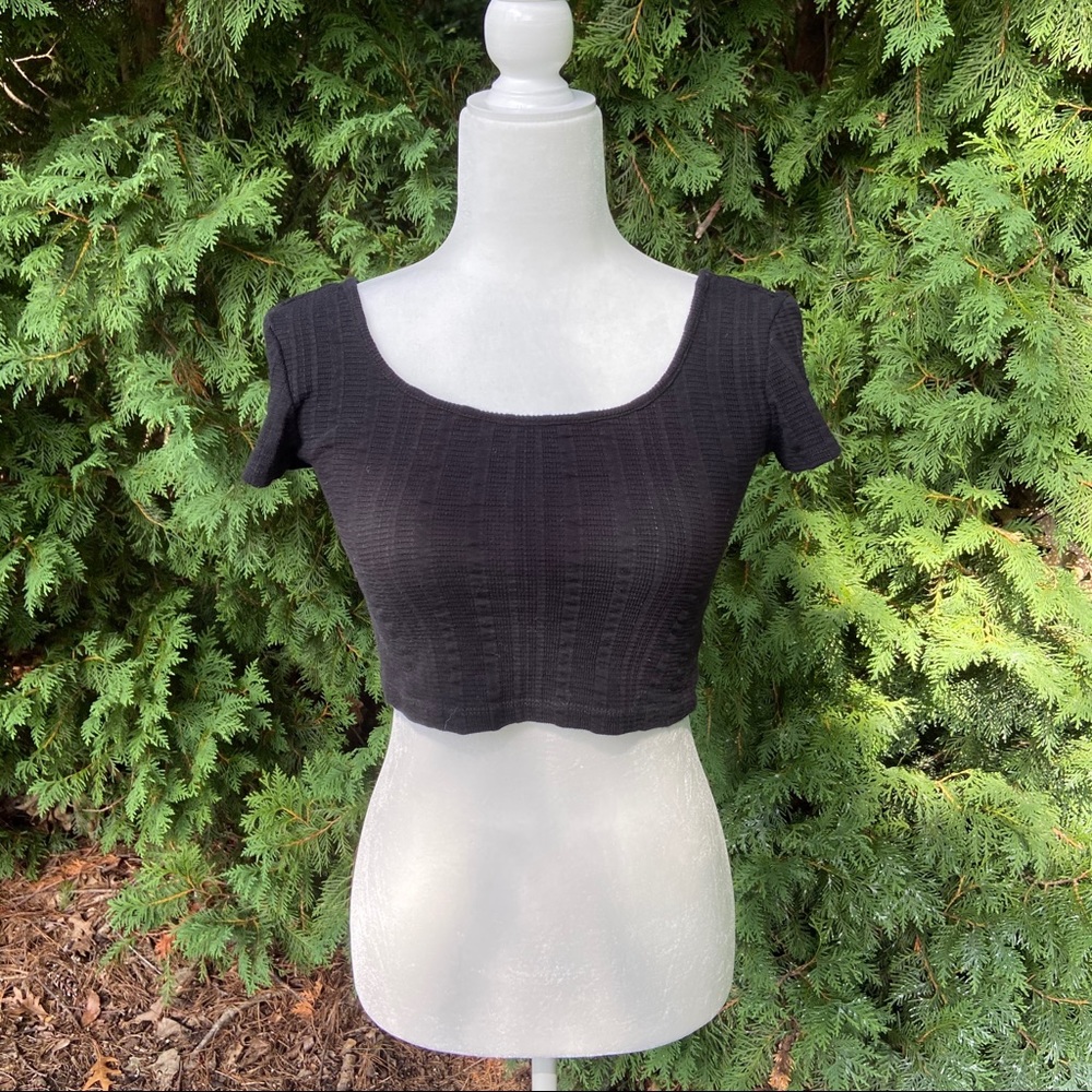 Forever 21 Scoop Neck Crop Top
